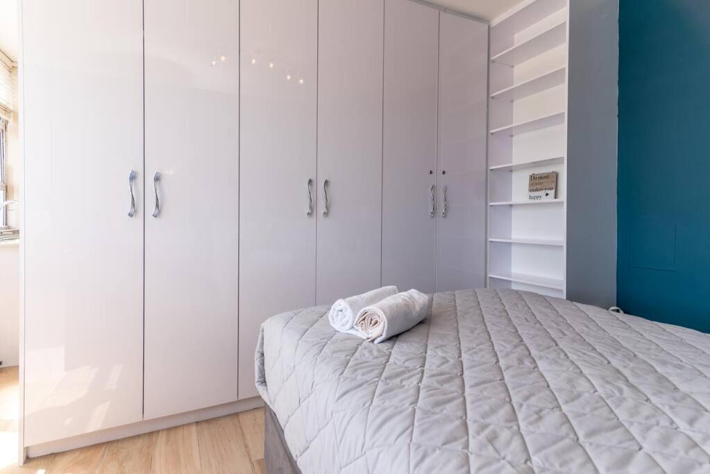 Cosy 1-Bedroom Unit In Seapoint Cape Town Bagian luar foto